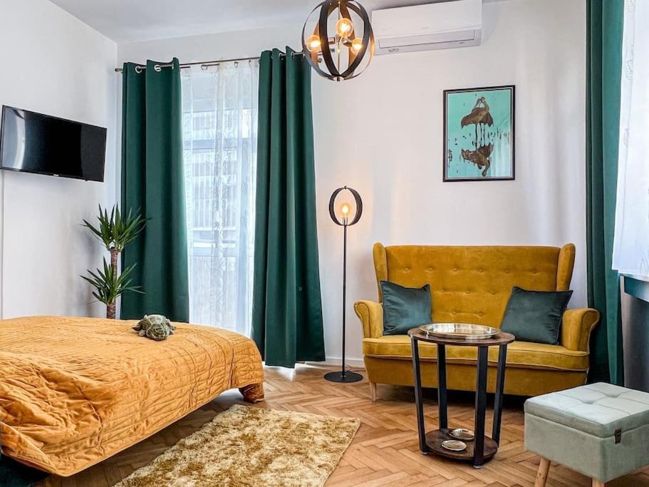 Art Deco Studio In Old Town 브라티슬라바 외부 사진